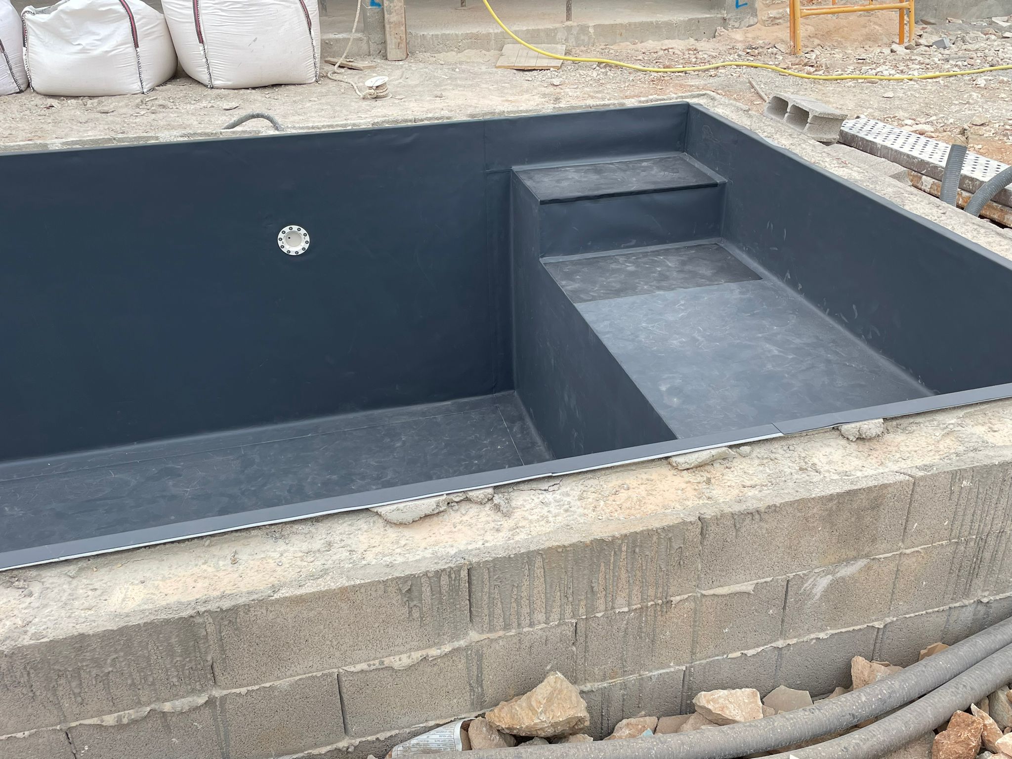 Naturpool, Teichfilter, Naturpoolbau, Naturpoolabdichtung, Teichfolie, Schwimmteichfolie, Schwimmteich, Hydrobalance Filtersystem, Biopool
