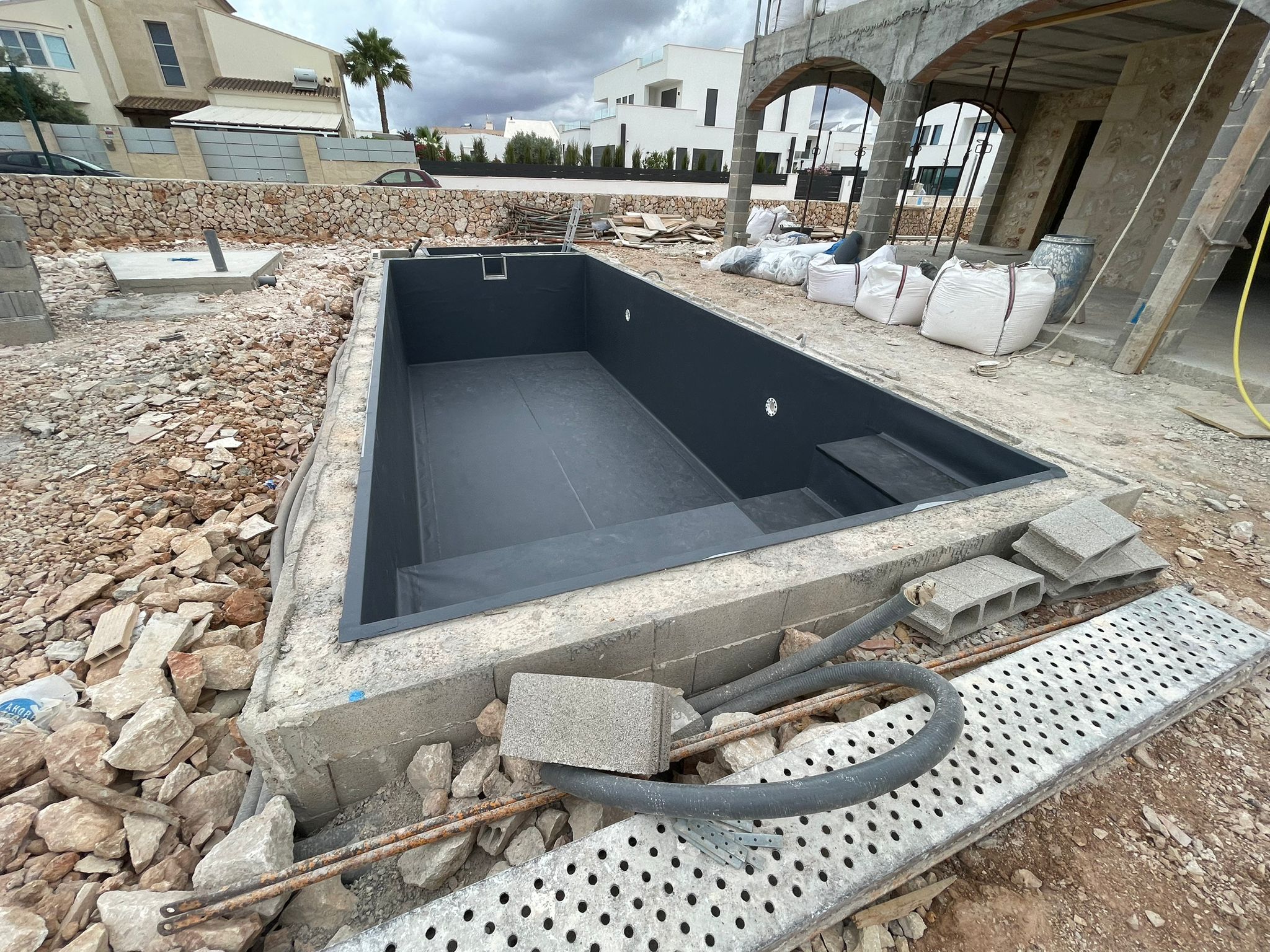 Naturpool, Teichfilter, Naturpoolbau, Naturpoolabdichtung, Teichfolie, Schwimmteichfolie, Schwimmteich, Hydrobalance Filtersystem, Biopool